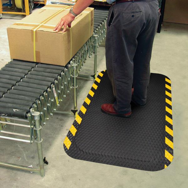 dura-step-yellow-safety-border-at-conveyor