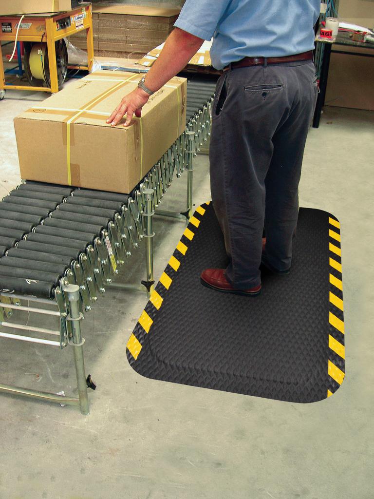 https://mattek.com.au/wp-content/uploads/2016/12/dura-step-yellow-safety-border-at-conveyor-768x1024.jpg