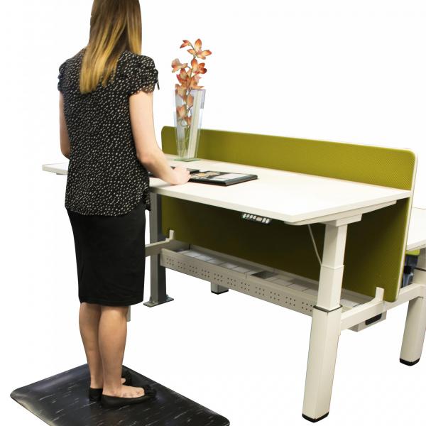 marble-foot-comfort-mat-at-standing-desk